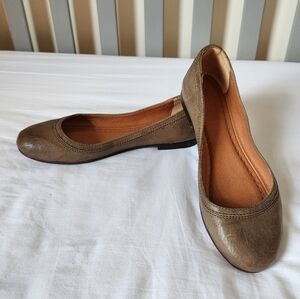 Frye Carson Leather Womens Flats Size 6B Color Sage / Light Brown